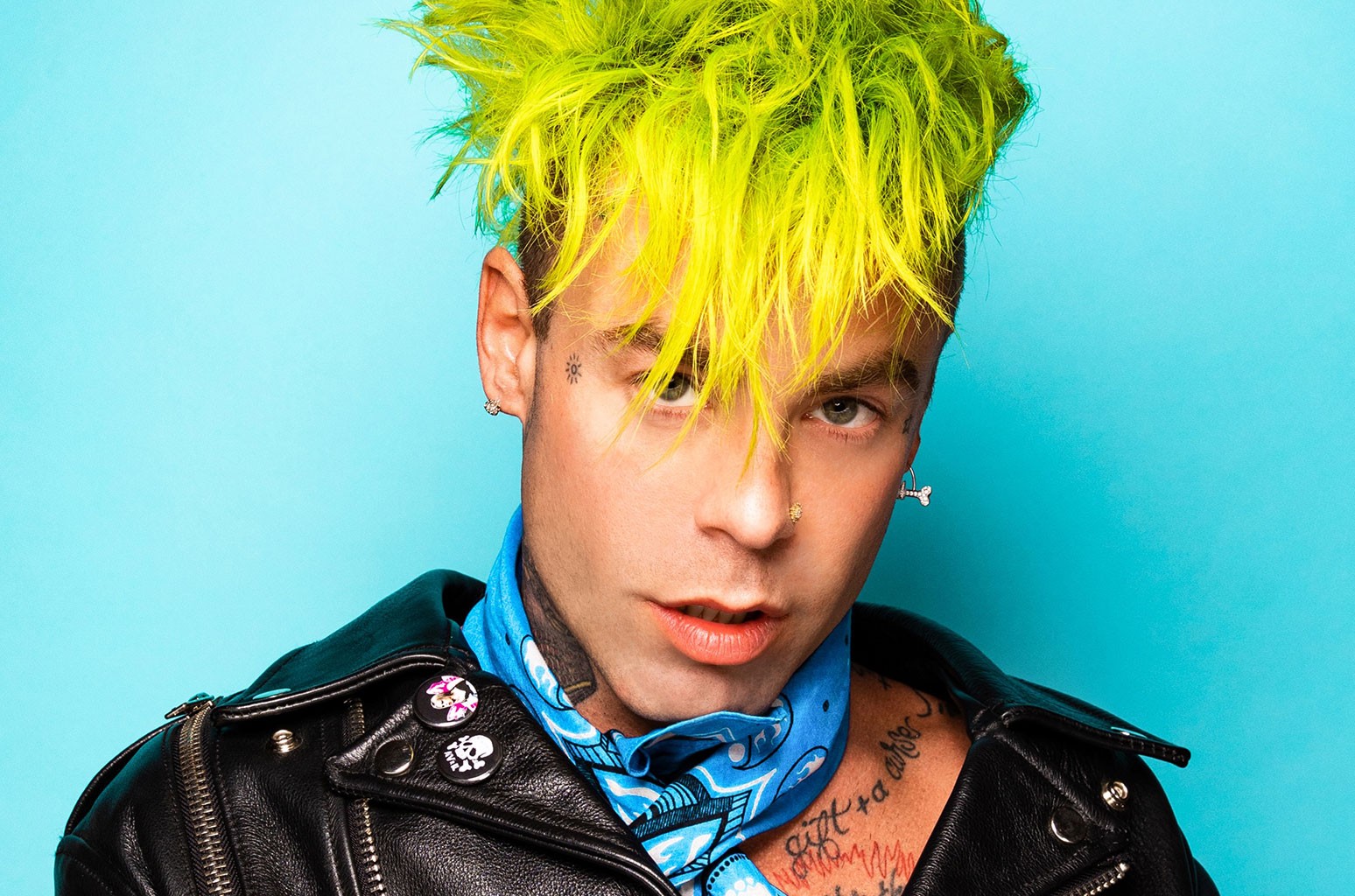 http://www.lea.co.ao/images/noticias/Mod Sun Gets Some Help From Avril Lavigne.jpg